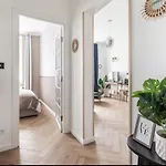 Deluxe Confort Avec Parking Prive Lägenhet *